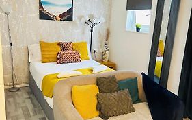 Studio Apartment In London, Bethnal Green
