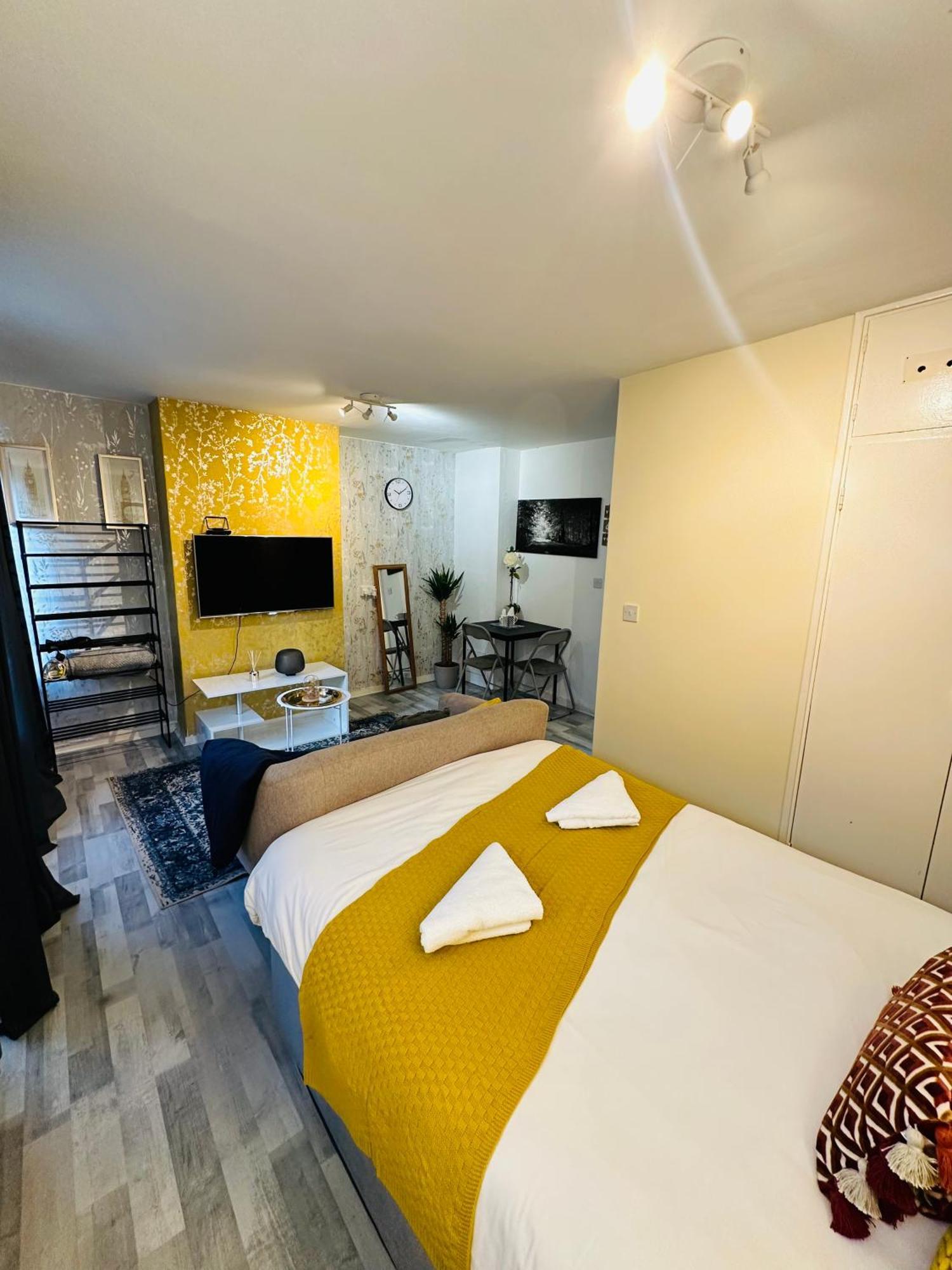 Studio Apartment In London, Bethnal Green Esterno foto