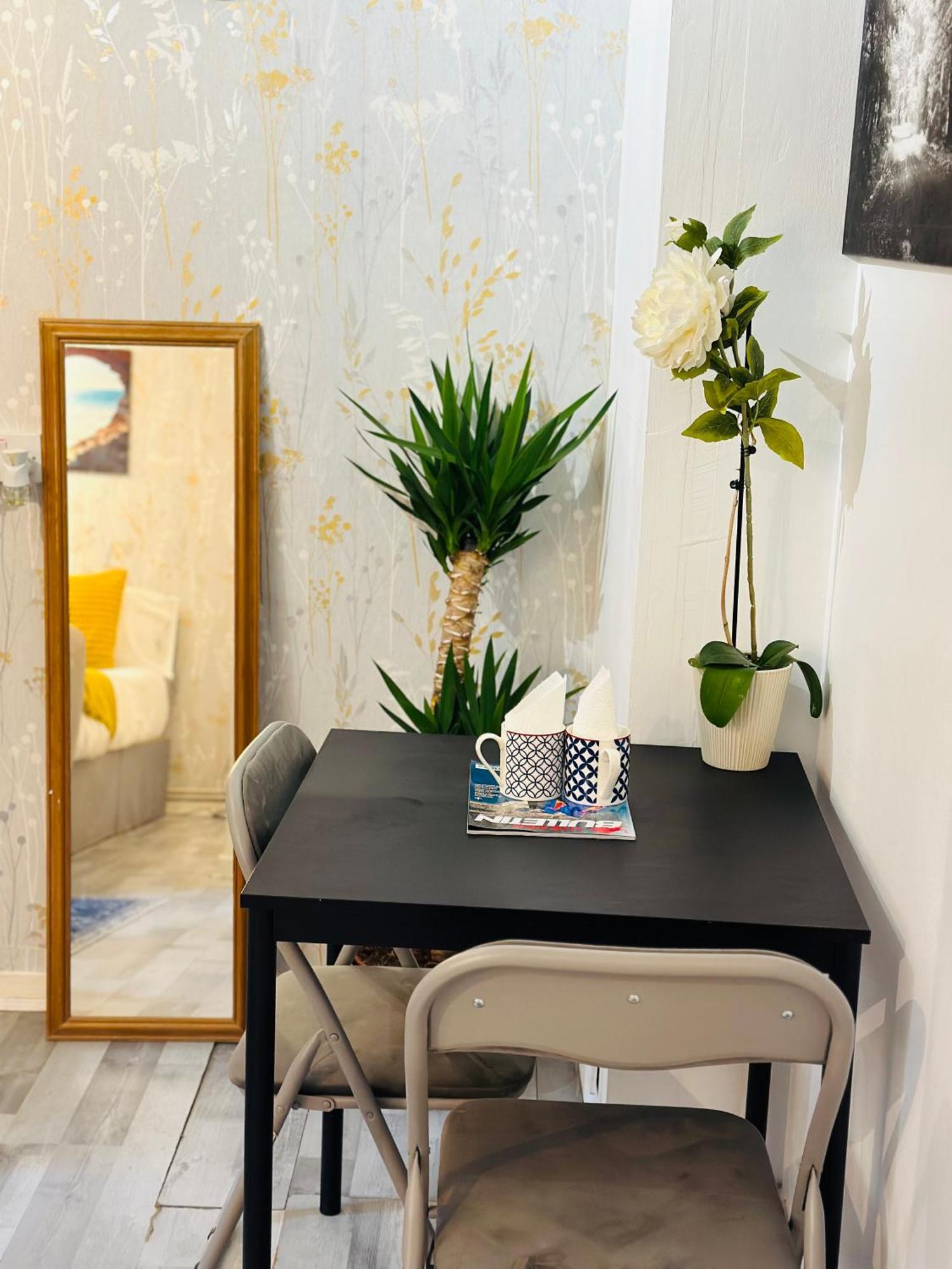Studio Apartment In London, Bethnal Green Esterno foto